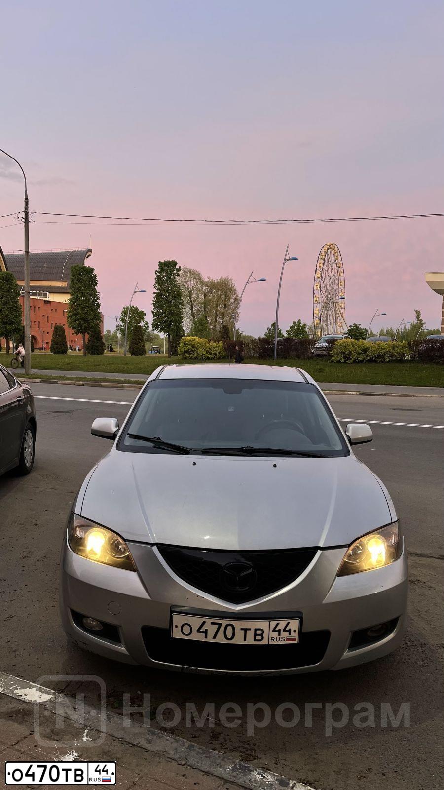 Фото автомобиля MAZDA 3, 2007 — госномер О470ТВ44. Цвет: СЕРЫЙ