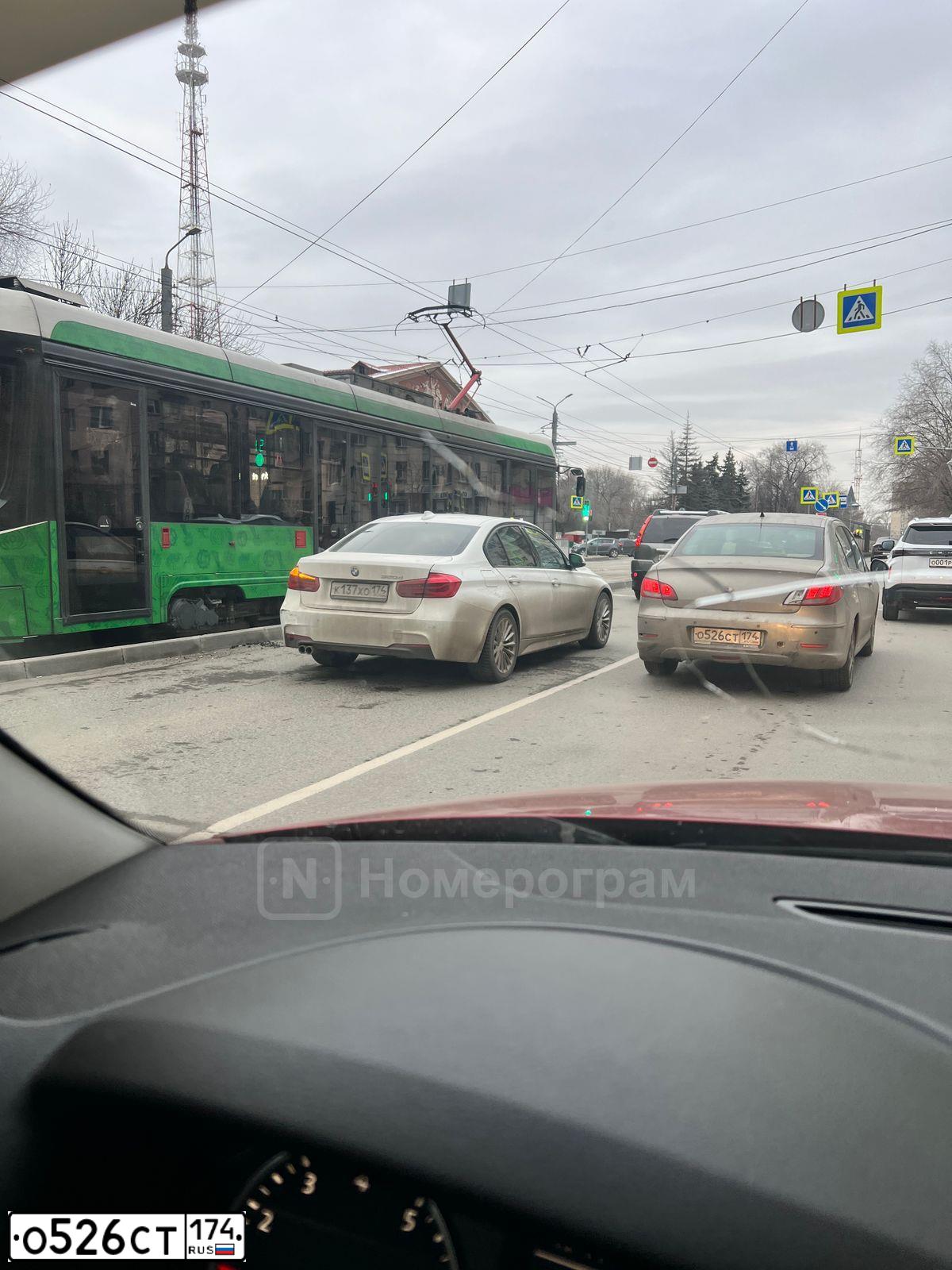 Фото автомобиля PEUGEOT 408, 2014 — госномер О526СТ174. Цвет: БЕЖЕВЫЙ
