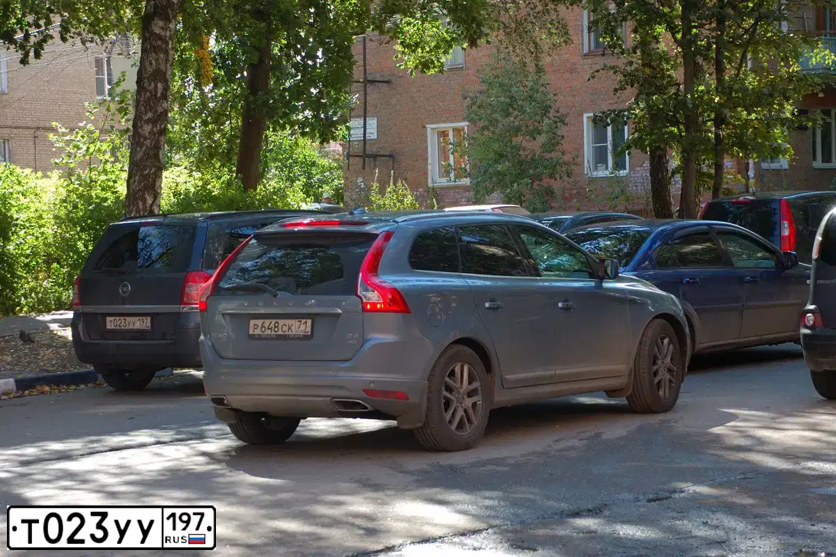 Фото автомобиля OPEL ZAFIRA, 2012 — госномер Т023УУ197. Цвет: ТЕМНО-СЕРЫЙ
