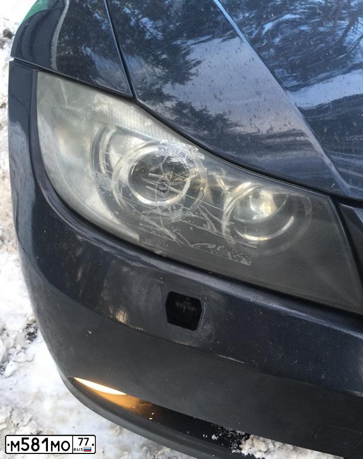 Фото автомобиля TOYOTA AVENSIS, 1998 — госномер М581МО77. Цвет: ЗЕЛЕНЫЙ