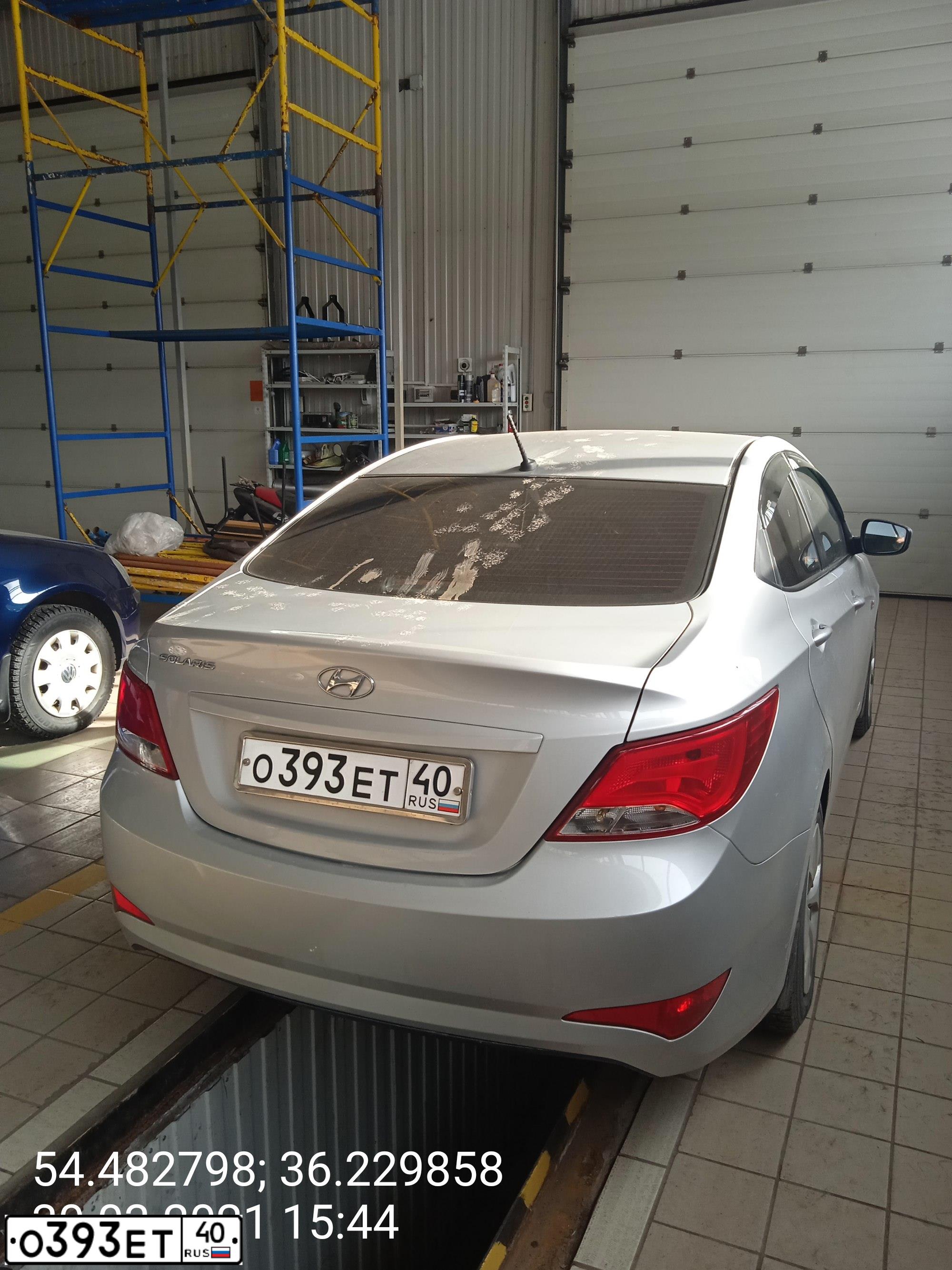 Фото автомобиля HYUNDAI SOLARIS, 2016 — госномер О393ЕТ40. Цвет: Серебристый