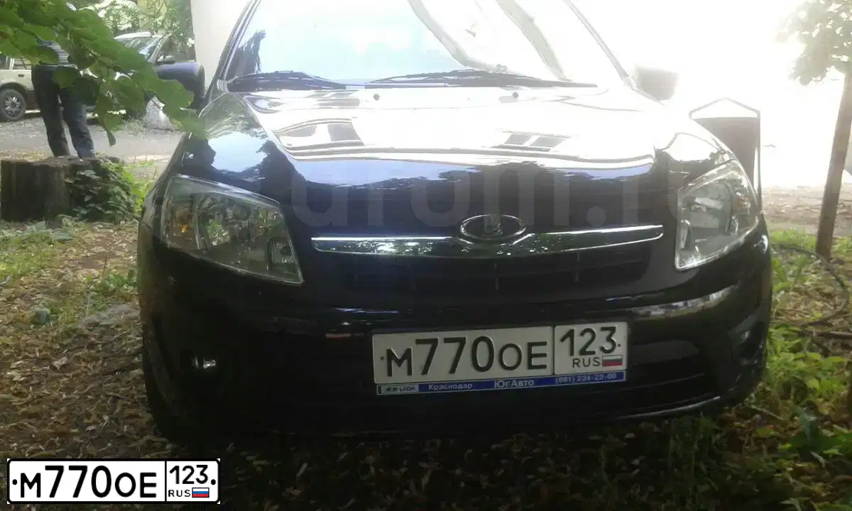 Фото автомобиля RENAULT FLUENCE, 2011 — госномер В893АУ123. Цвет: БЕЖЕВЫЙ
