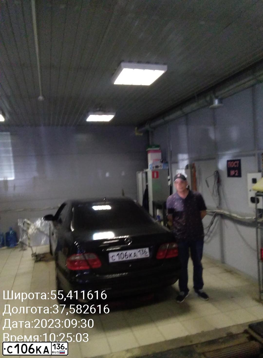 Фото автомобиля МЕРСЕДЕС-БЕНЦ CLK230 ELEGANCE KOMPR., 2001 — госномер В620КХ977. Цвет: ЧЕРНЫЙ