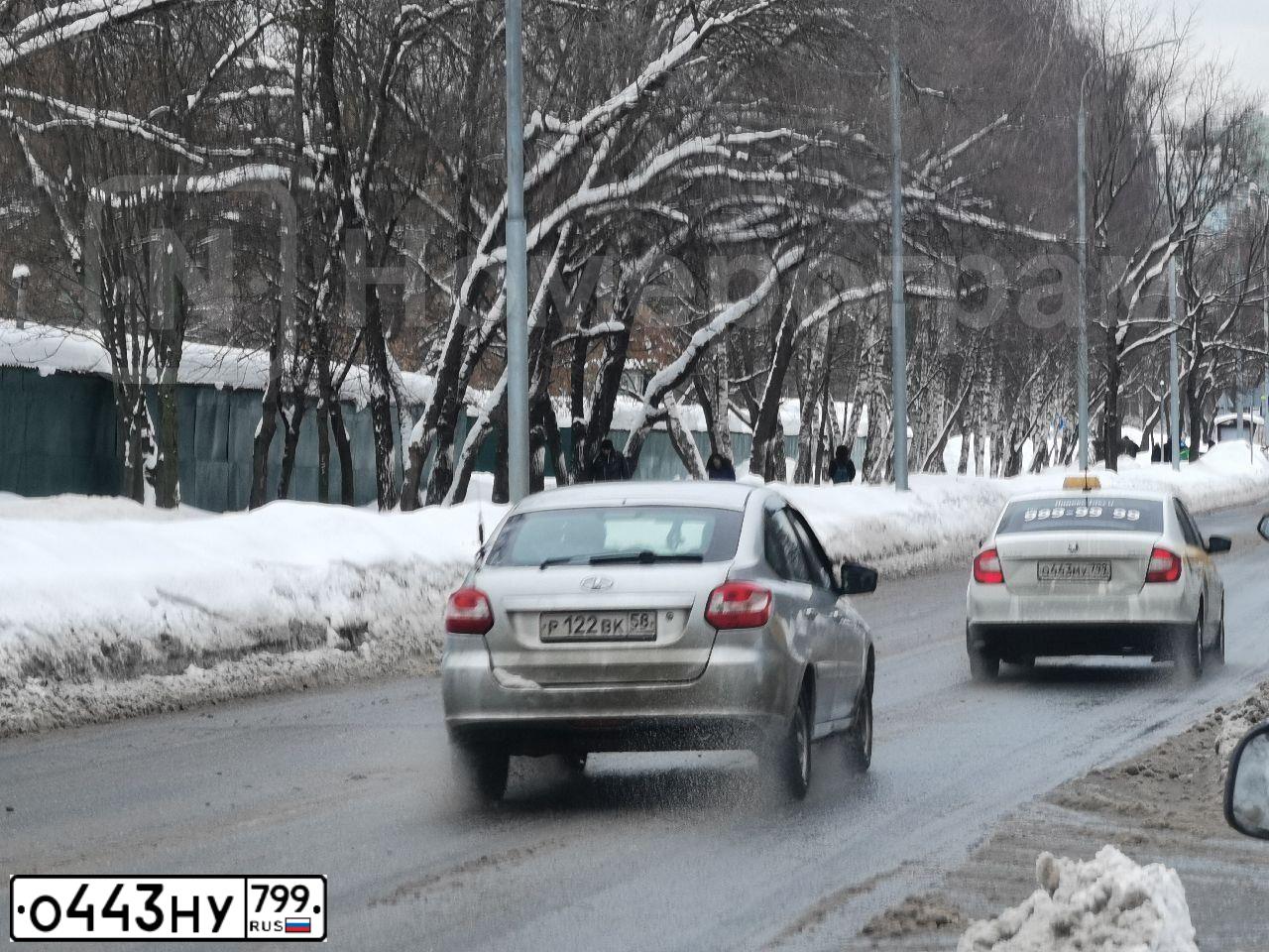 Фото автомобиля KIA SPORTAGE, 2010 — госномер С848ЕМ76. Цвет: СЕРЫЙ