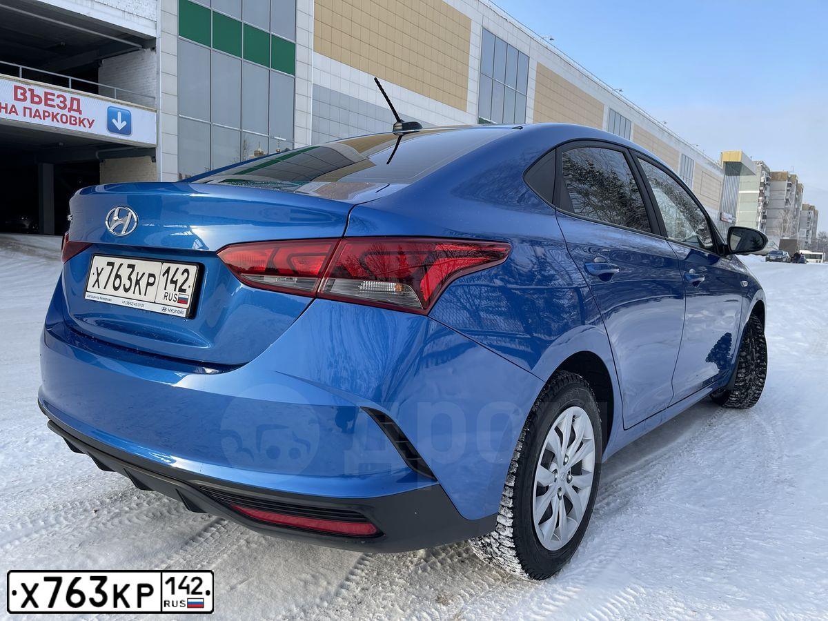Фото автомобиля HYUNDAI SOLARIS, 2020 — госномер О820МХ142. Цвет: синий