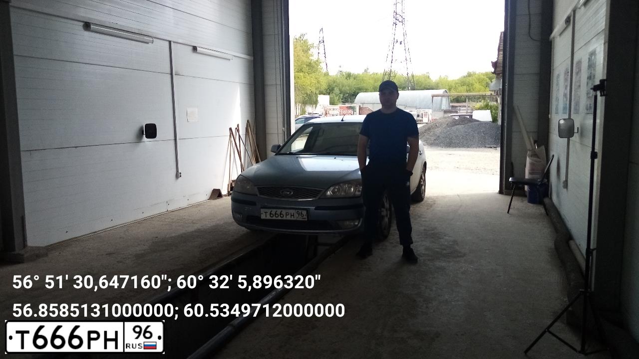 Фото автомобиля VOLKSWAGEN JETTA, 2011 — госномер Т666РН96. Цвет: БЕЛЫЙ