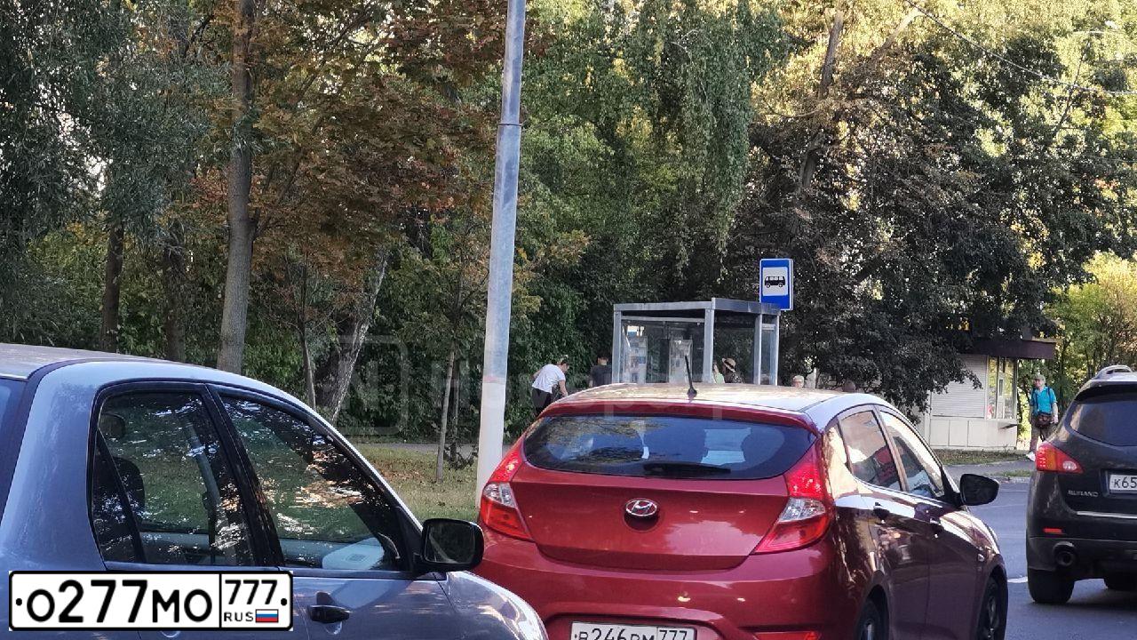 Фото автомобиля NISSAN TERRANO, 2014 — госномер Н755ВТ977. Цвет: синий