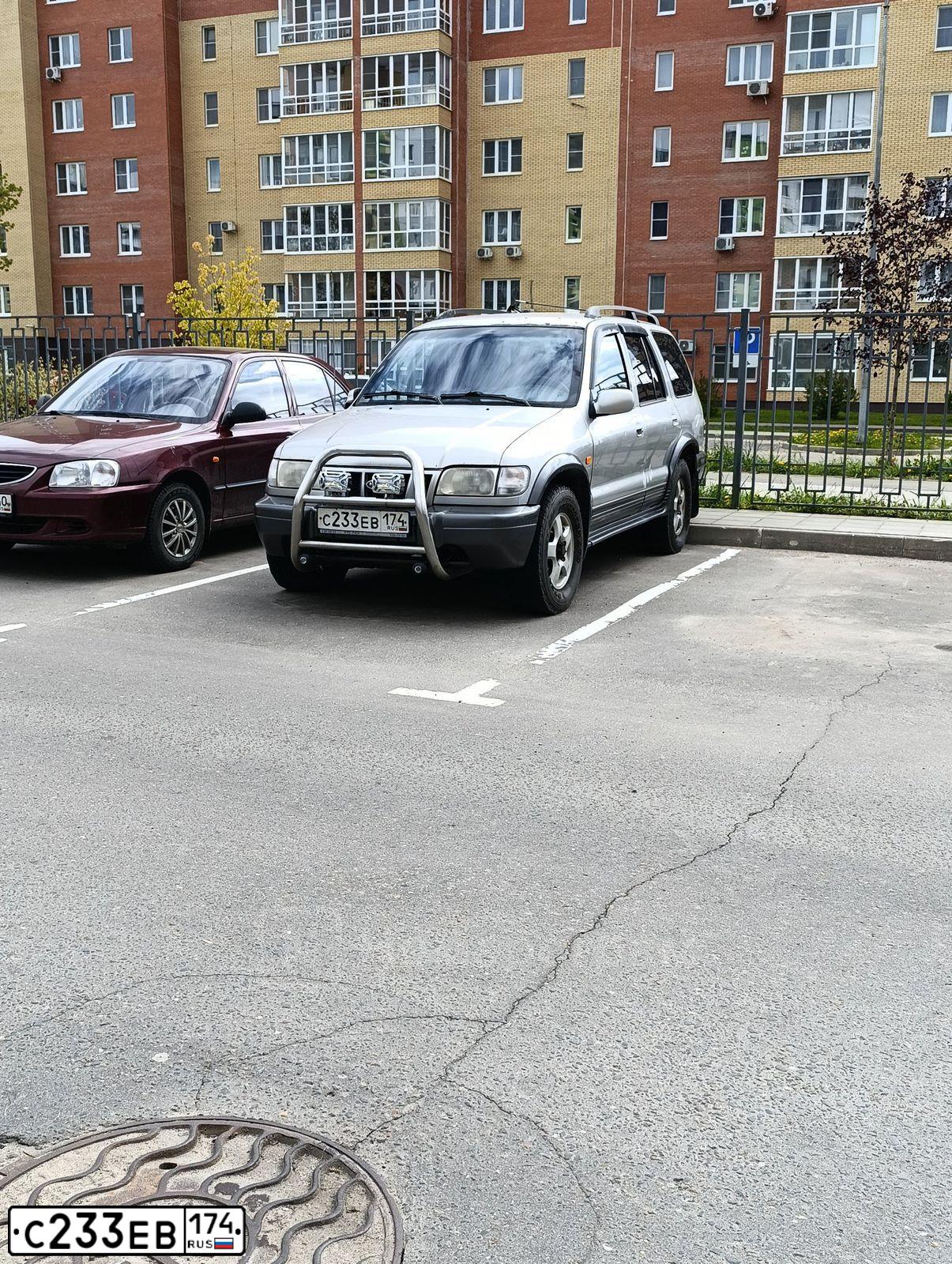 Фото автомобиля KIA SPORTAGE, 2004 — госномер С457ЕХ40. Цвет: СЕРЕБРИСТЫЙ