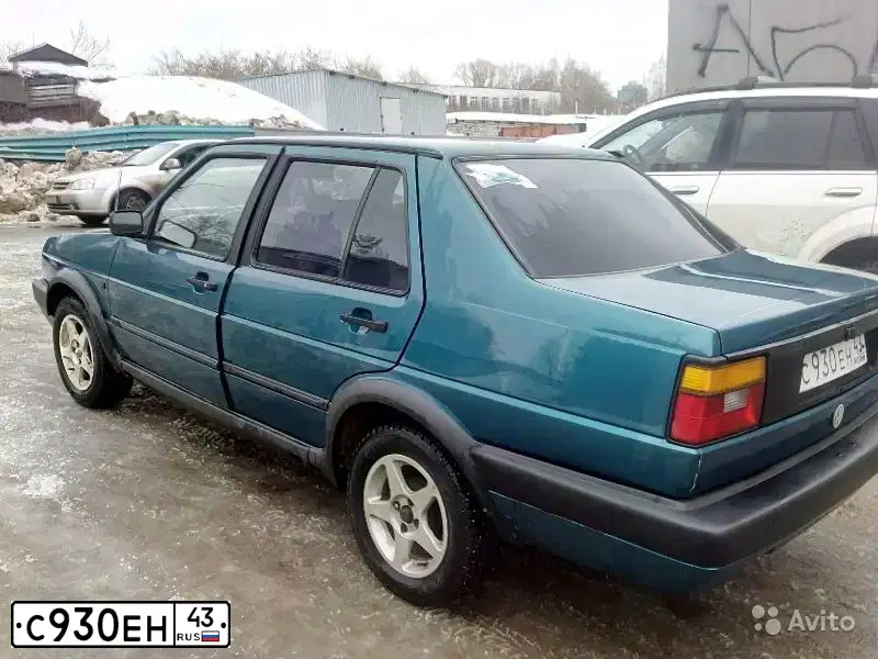 Фото автомобиля VOLKSWAGEN JETTA, 1990 — госномер С930ЕН43. Цвет: ЗЕЛЕНЫЙ