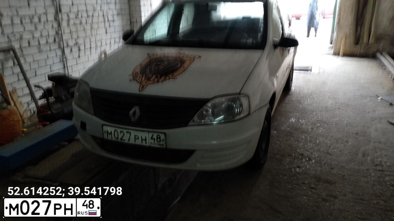 Фото автомобиля NISSAN PRIMERA, 2000 — госномер Е256КВ48. Цвет: СЕРЕБРИСТЫЙ