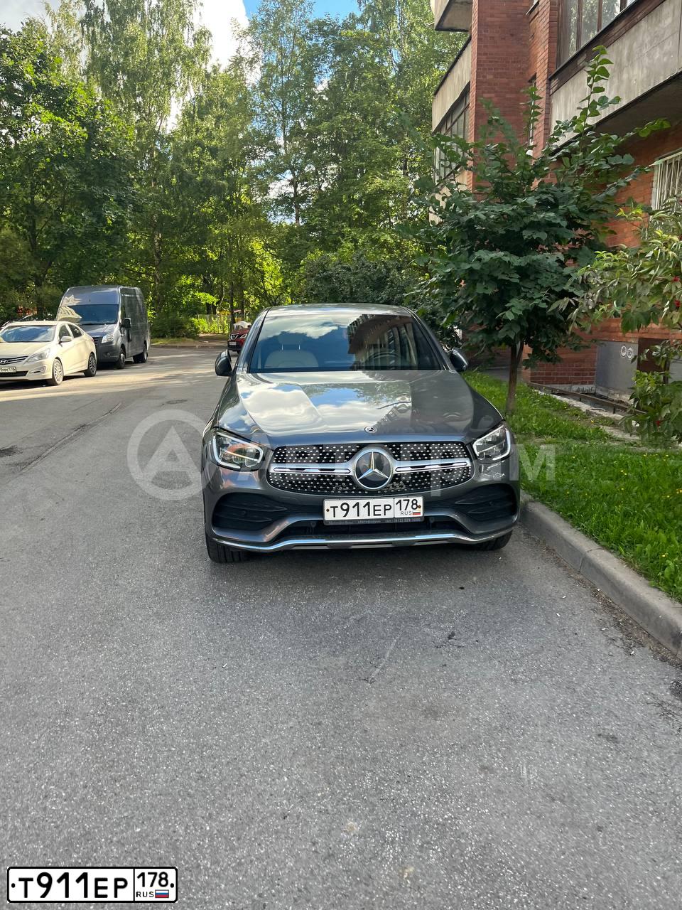 Фото автомобиля MERCEDES GLC-KLASSE, 2020 — госномер Т911ЕР178. Цвет: СЕРЫЙ