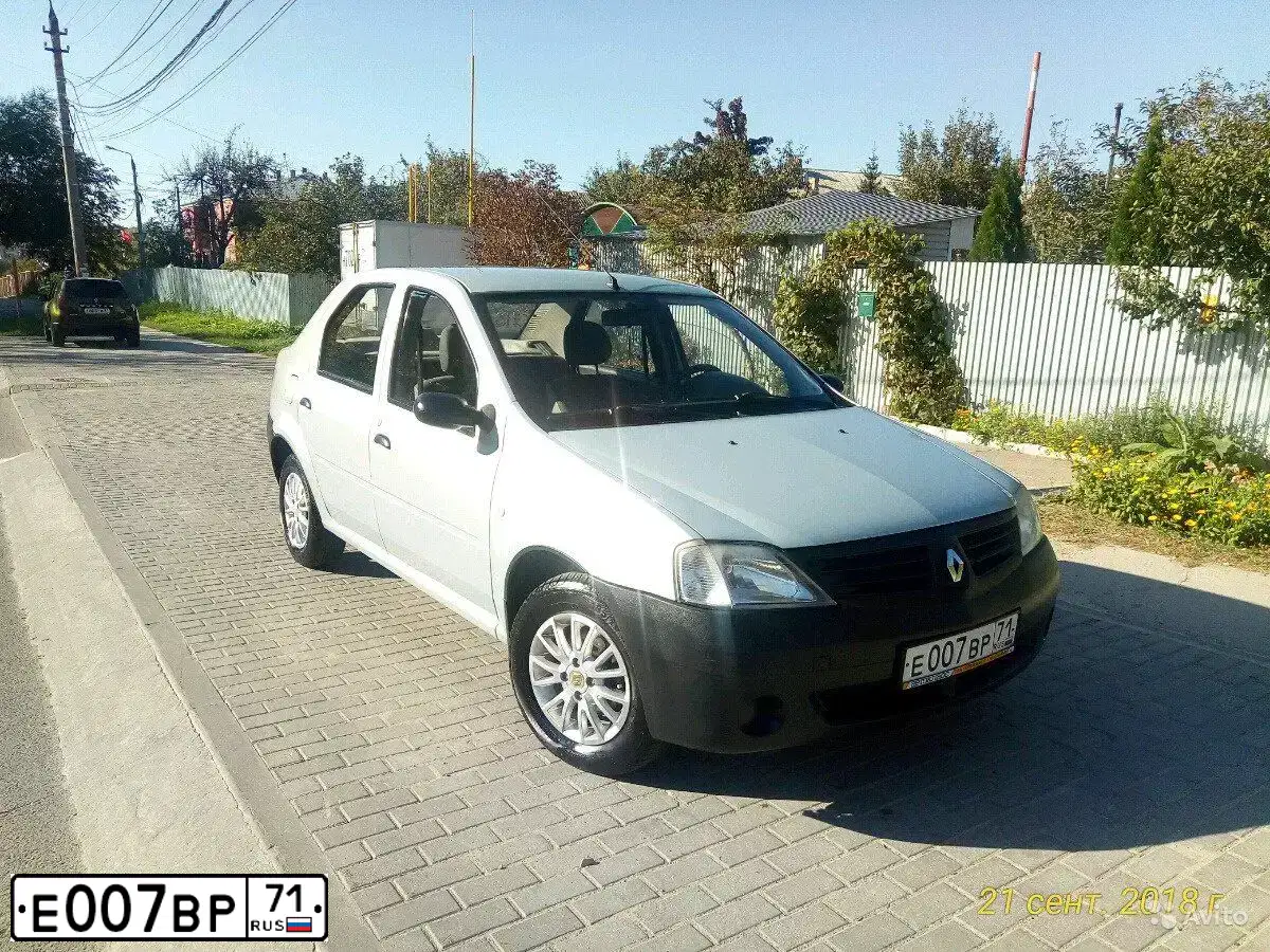 Фото автомобиля RENAULT LOGAN, 2005 — госномер Е007ВР71. Цвет: СЕРЫЙ