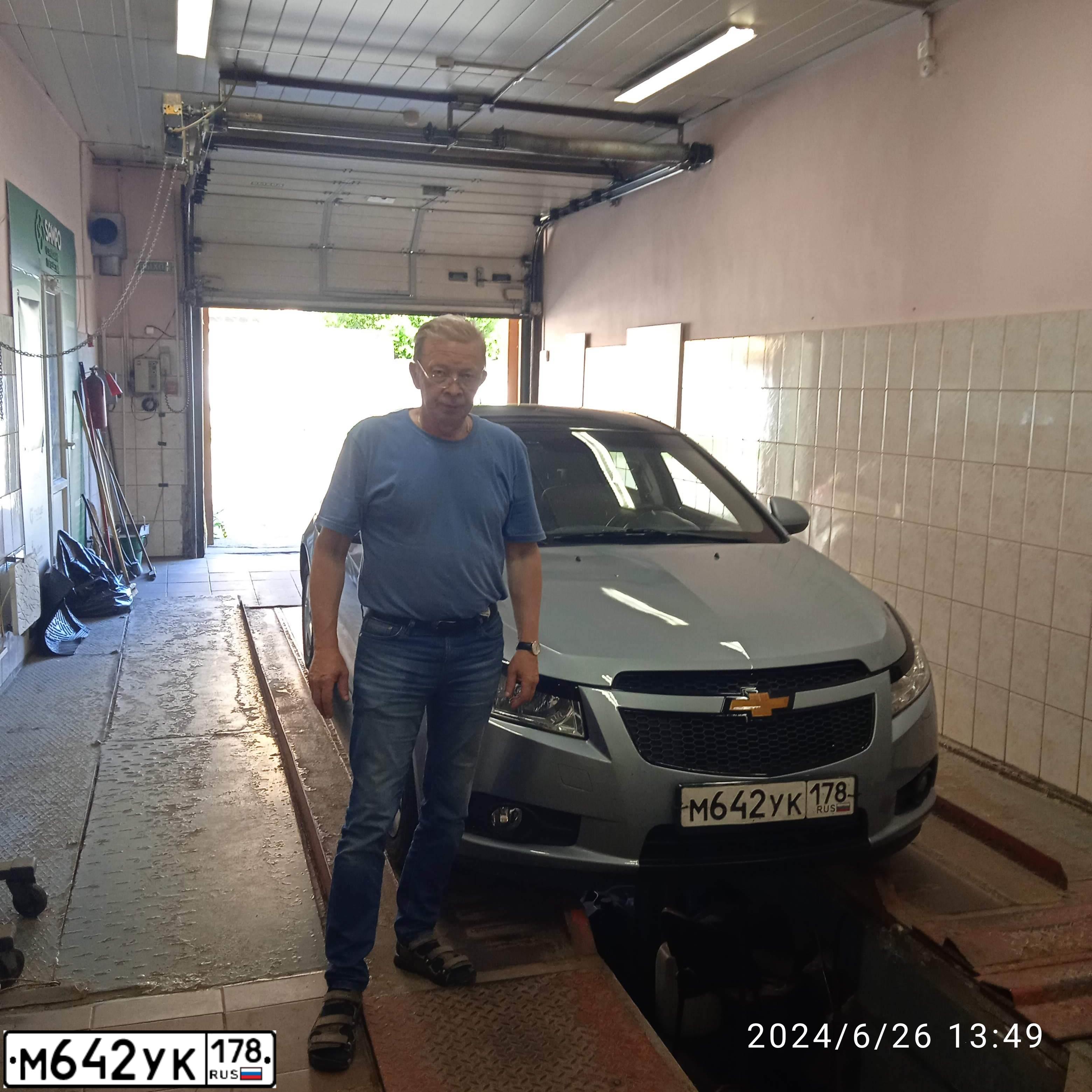 Фото автомобиля CHEVROLET CRUZE, 2012 — госномер Х500КХ76. Цвет: СВЕТЛО-СЕРЫЙ МЕТАЛЛИК