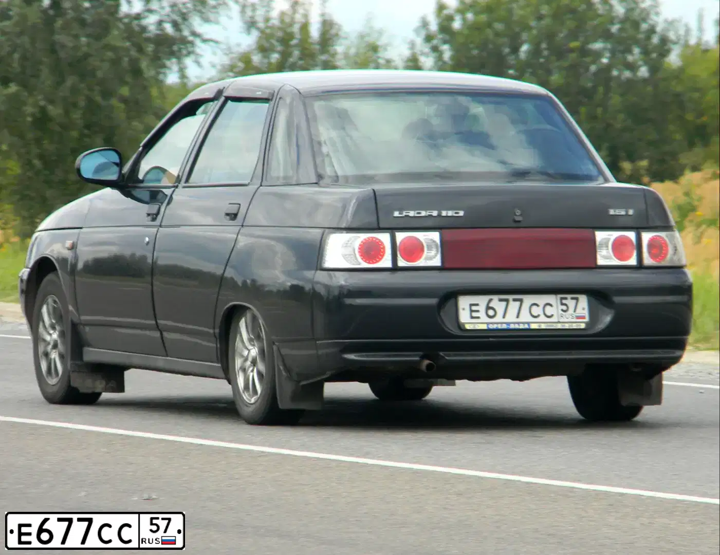 Фото автомобиля LADA 2110, 2005 — госномер Е677СС57. Цвет: ГРАФИТОВЫЙ МЕТАЛЛИК