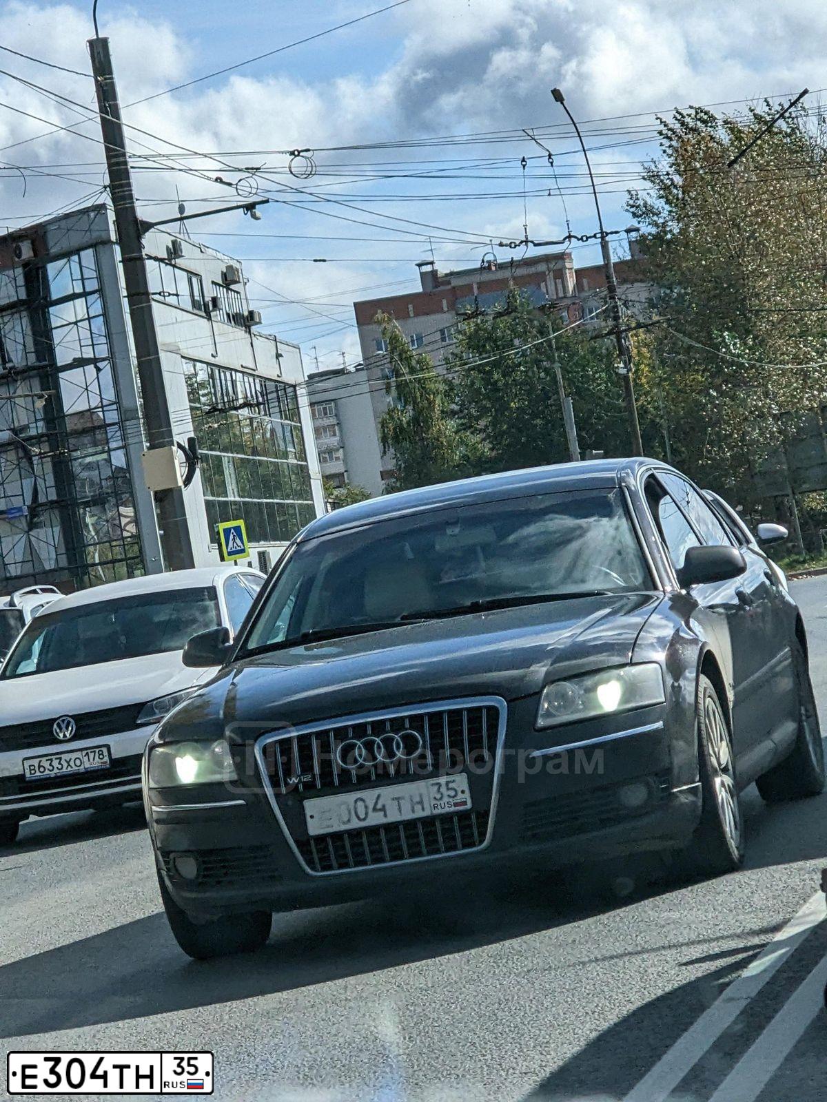 Фото автомобиля GAZ Z 2752 SOBOL, 2016 — госномер Е304ТН35. Цвет: БЕЛЫЙ