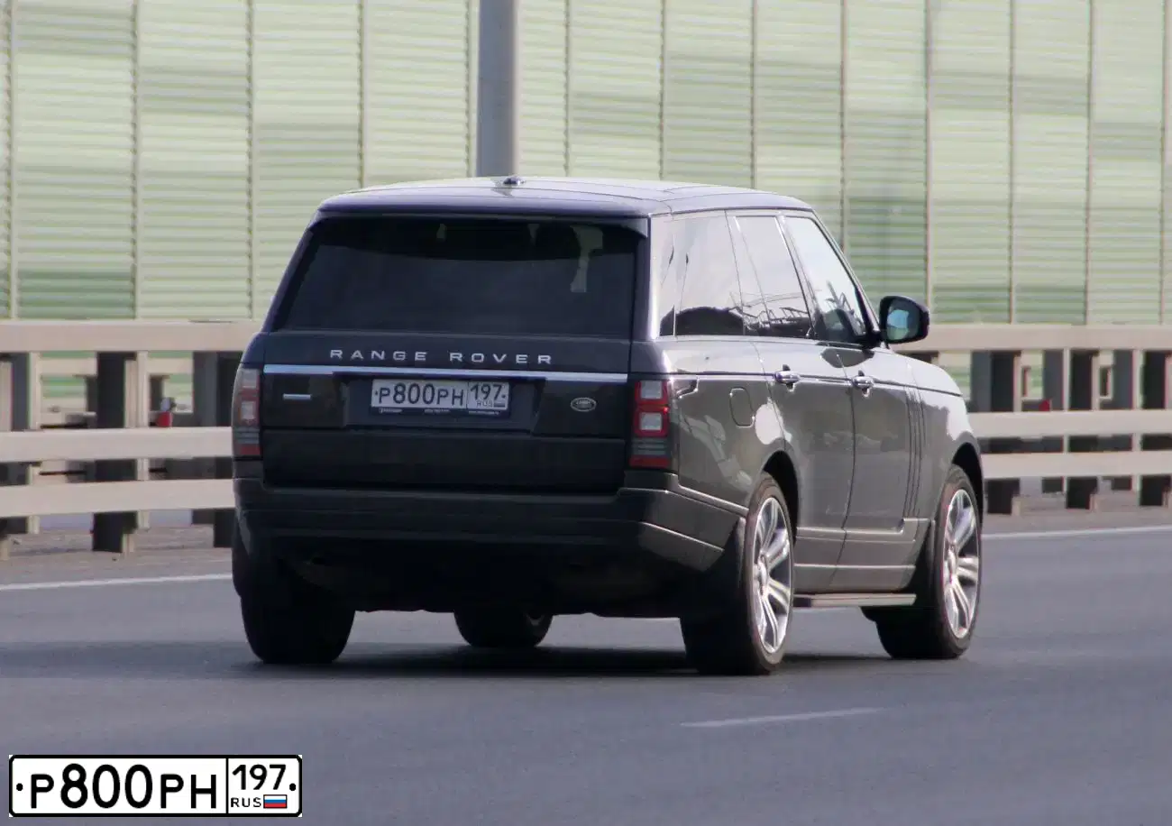 Фото автомобиля LANDROVER RANGE ROVER, 2014 — госномер Х692АН797. Цвет: Коричневый