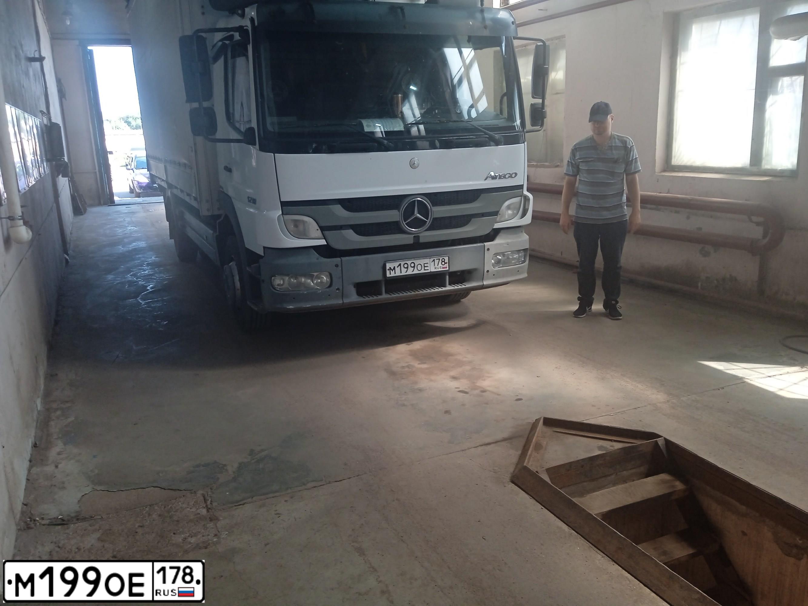 Фото автомобиля MERCEDES ATEGO, 2007 — госномер М199ОЕ178. Цвет: БЕЛЫЙ