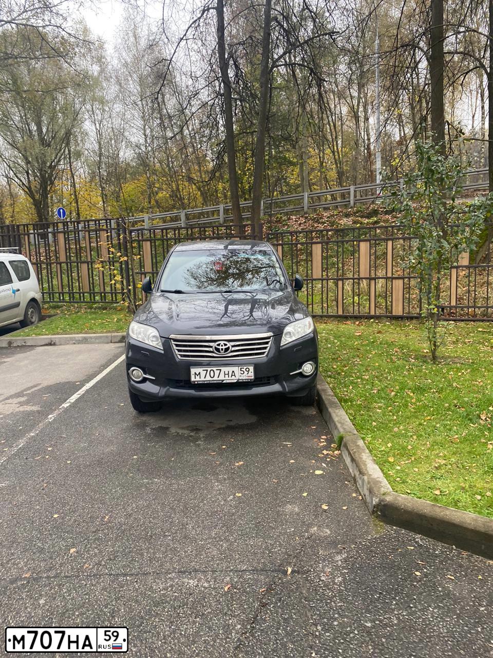 Фото автомобиля KIA SPORTAGE, 2008 — госномер М707НА59. Цвет: СЕРЫЙ
