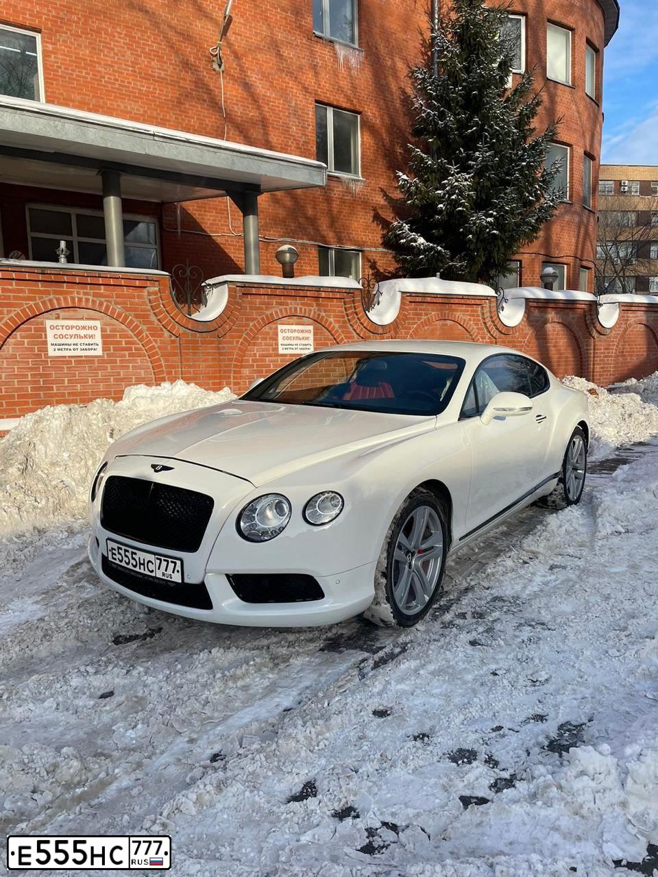 Фото автомобиля ПОРШЕ ПАНАМЕРА 4, 2010 — госномер М656ХМ21. Цвет: Белый