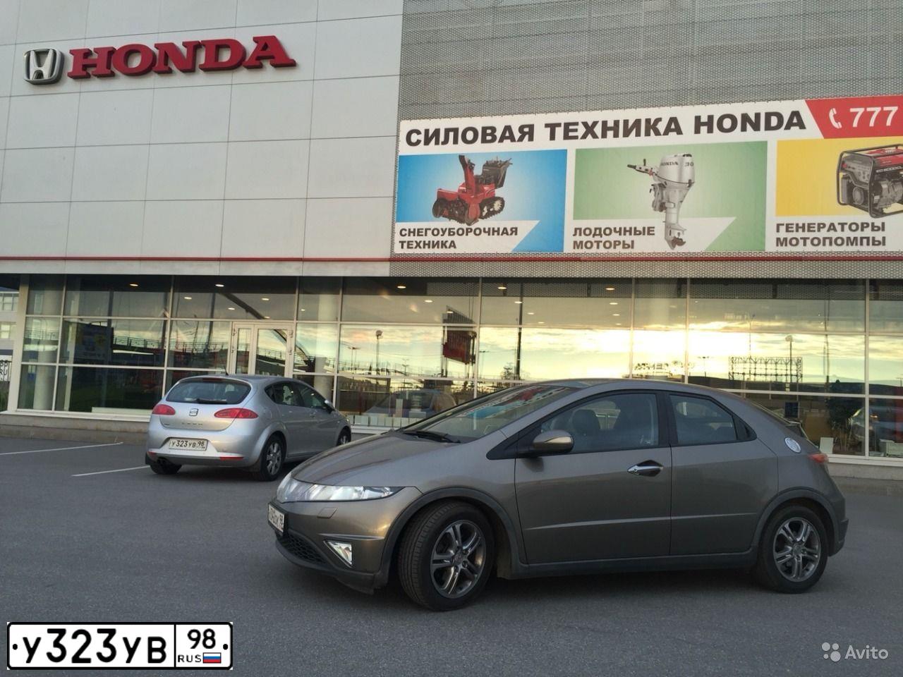 Фото автомобиля SEAT LEON, 2008 — госномер О024ТК198. Цвет: Серебристый