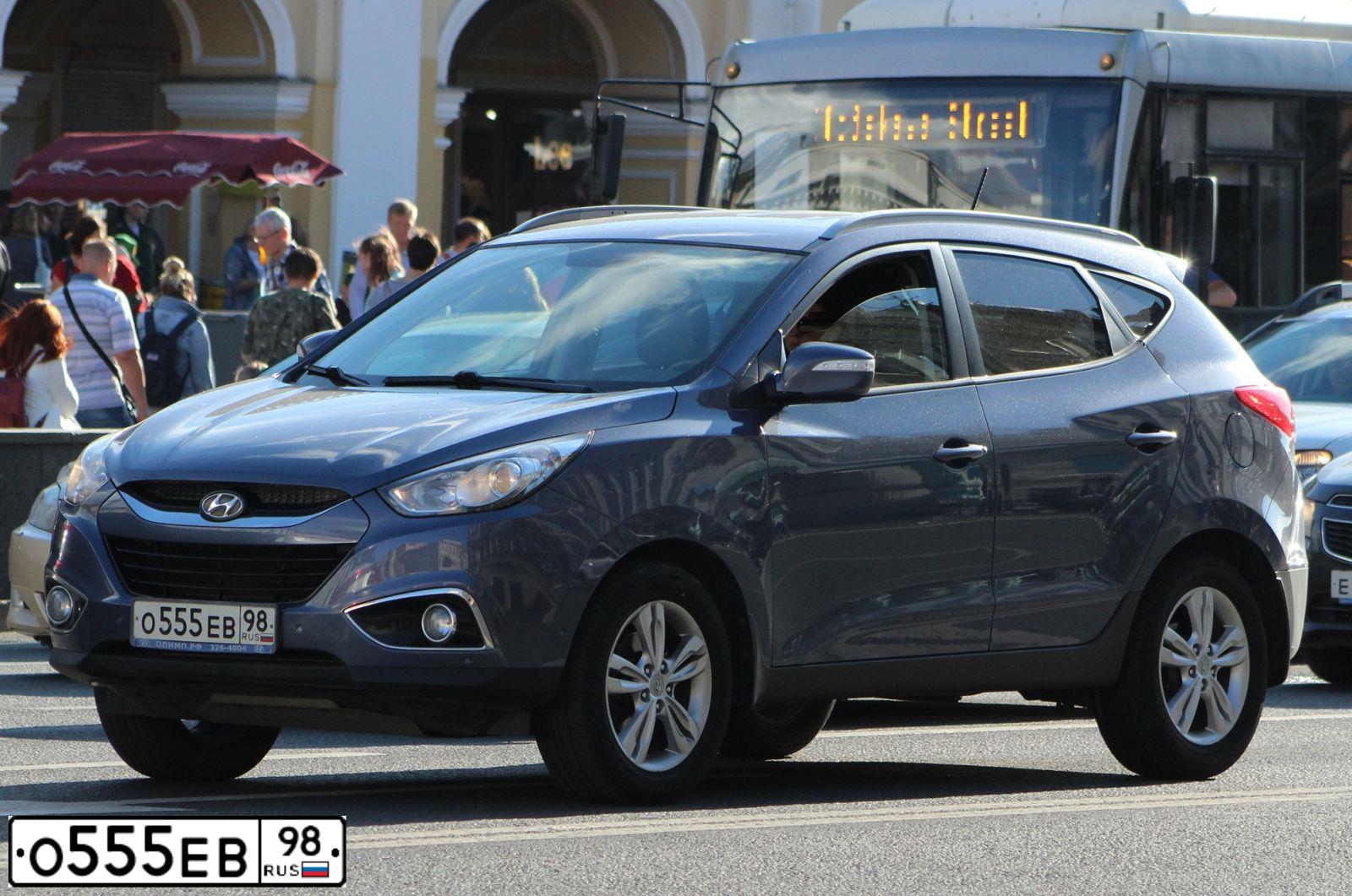 Фото автомобиля HYUNDAI IX35, 2012 — госномер О555ЕВ98. Цвет: синий