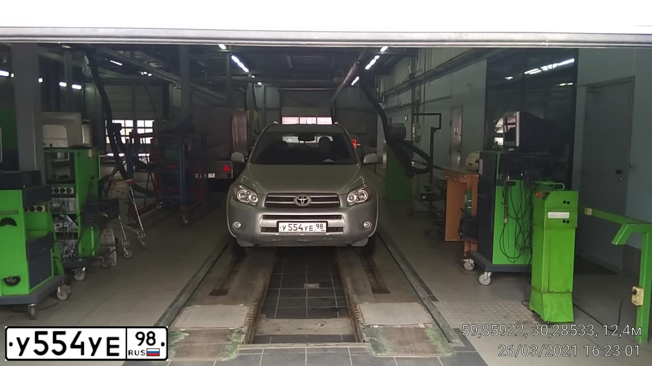 Фото автомобиля TOYOTA RAV4, 2008 — госномер У554УЕ98. Цвет: СЕРЕБРИСТЫЙ