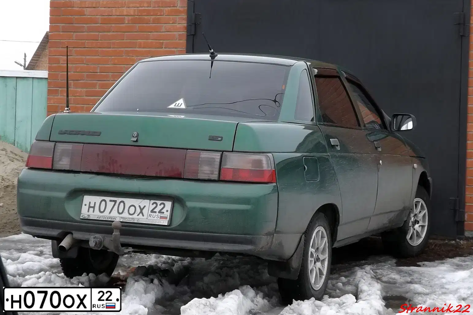 Фото автомобиля LADA 2110 LADA, 1998 — госномер О056ХС22. Цвет: СЕРЕБРИСТЫЙ ЯРКО-ЗЕЛЁНЫЙ