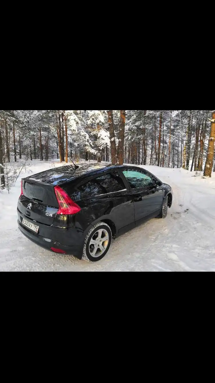 Фото автомобиля HYUNDAI SOLARIS, 2012 — госномер Е560ХУ190. Цвет: Серебристый