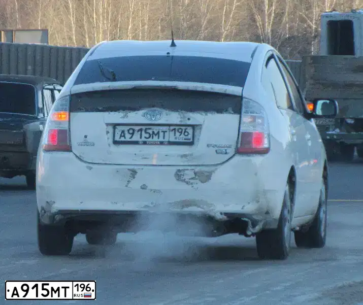 Фото автомобиля TOYOTA PRIUS, 2009 — госномер А915МТ196. Цвет: БЕЛЫЙ