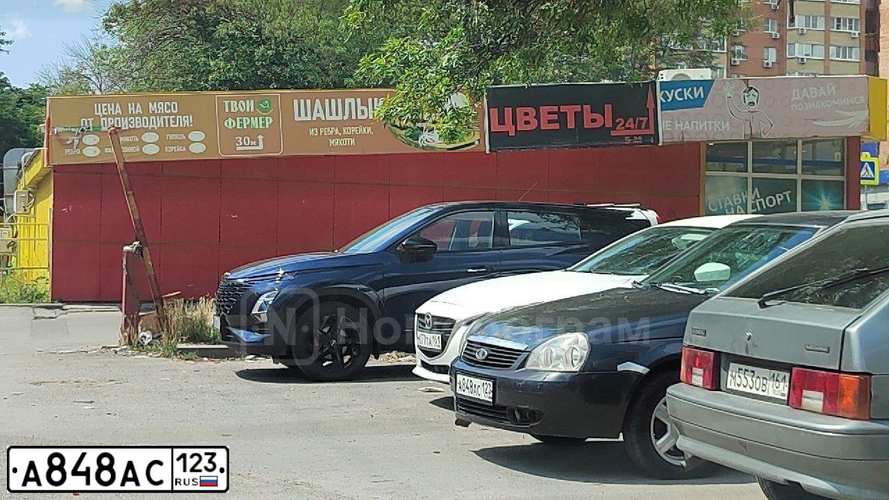 Фото автомобиля ВАЗ 21102, 2001 — госномер М534КО126. Цвет: СВЕТЛО-СЕРЕБРИСТЫЙ МЕТАЛЛ