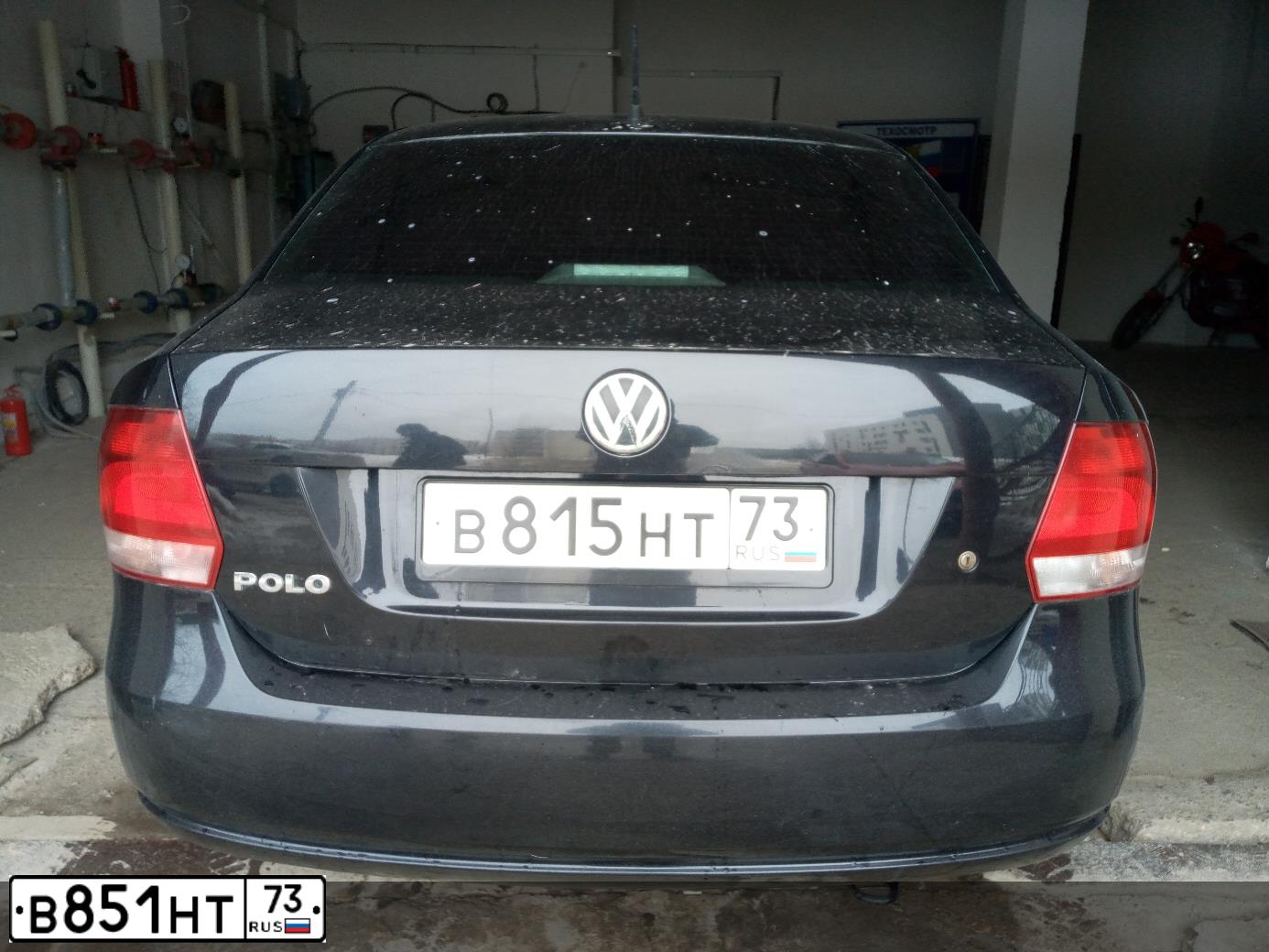 Фото автомобиля VOLKSWAGEN POLO, 2010 — госномер В815НТ73. Цвет: ЧЕРНЫЙ