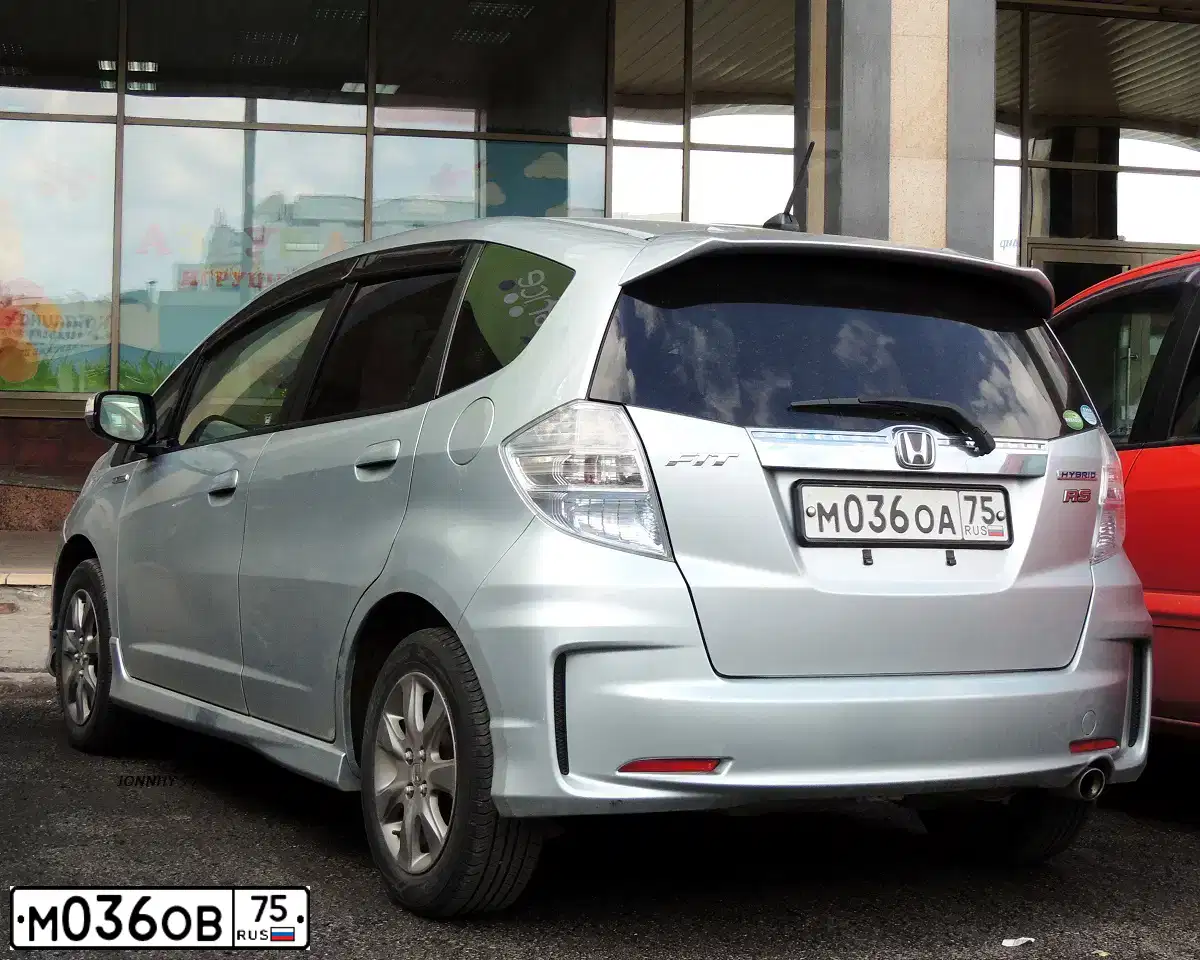 Фото автомобиля TOYOTA LANDCRUISER 200, 2014 — госномер Н002КК102. Цвет: Серый