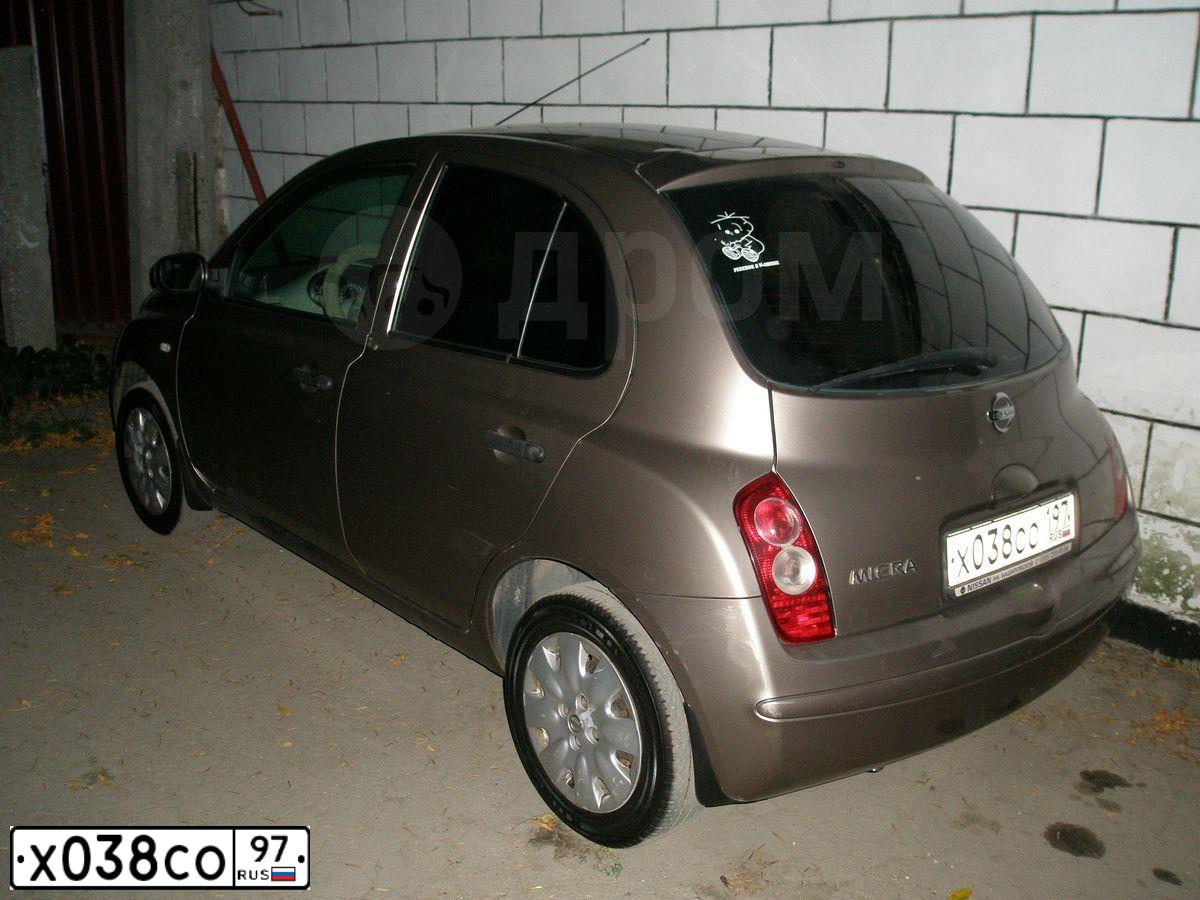 Фото автомобиля FORD FOCUS, 2004 — госномер М020ЕМ150. Цвет: СЕРЫЙ