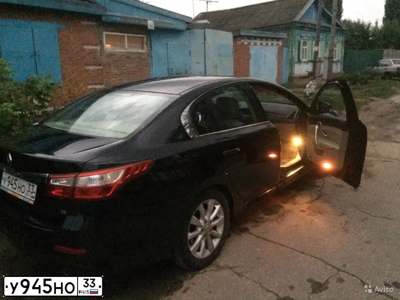 Фото автомобиля RENAULT LATITUDE, 2011 — госномер С363ОО750. Цвет: ЧЕРНЫЙ