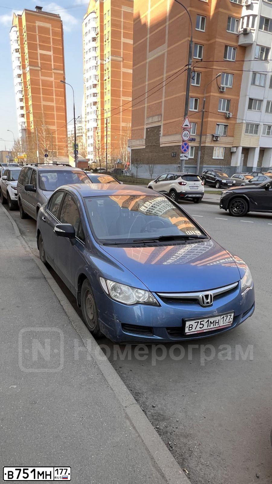 Фото автомобиля HONDA CIVIC, 2006 — госномер В751МН177. Цвет: СВЕТЛО-СИНИЙ