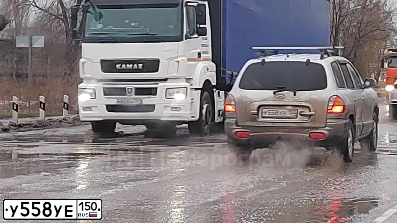 Фото автомобиля PEUGEOT T 107, 2008 — госномер М681РМ126. Цвет: Красный
