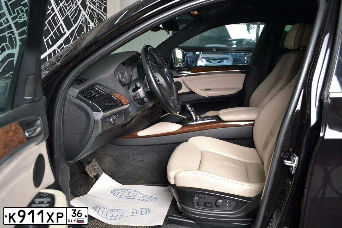Фото автомобиля LADA 2112 LADA, 2005 — госномер Х911ХР36. Цвет: Серебристо-Желтый