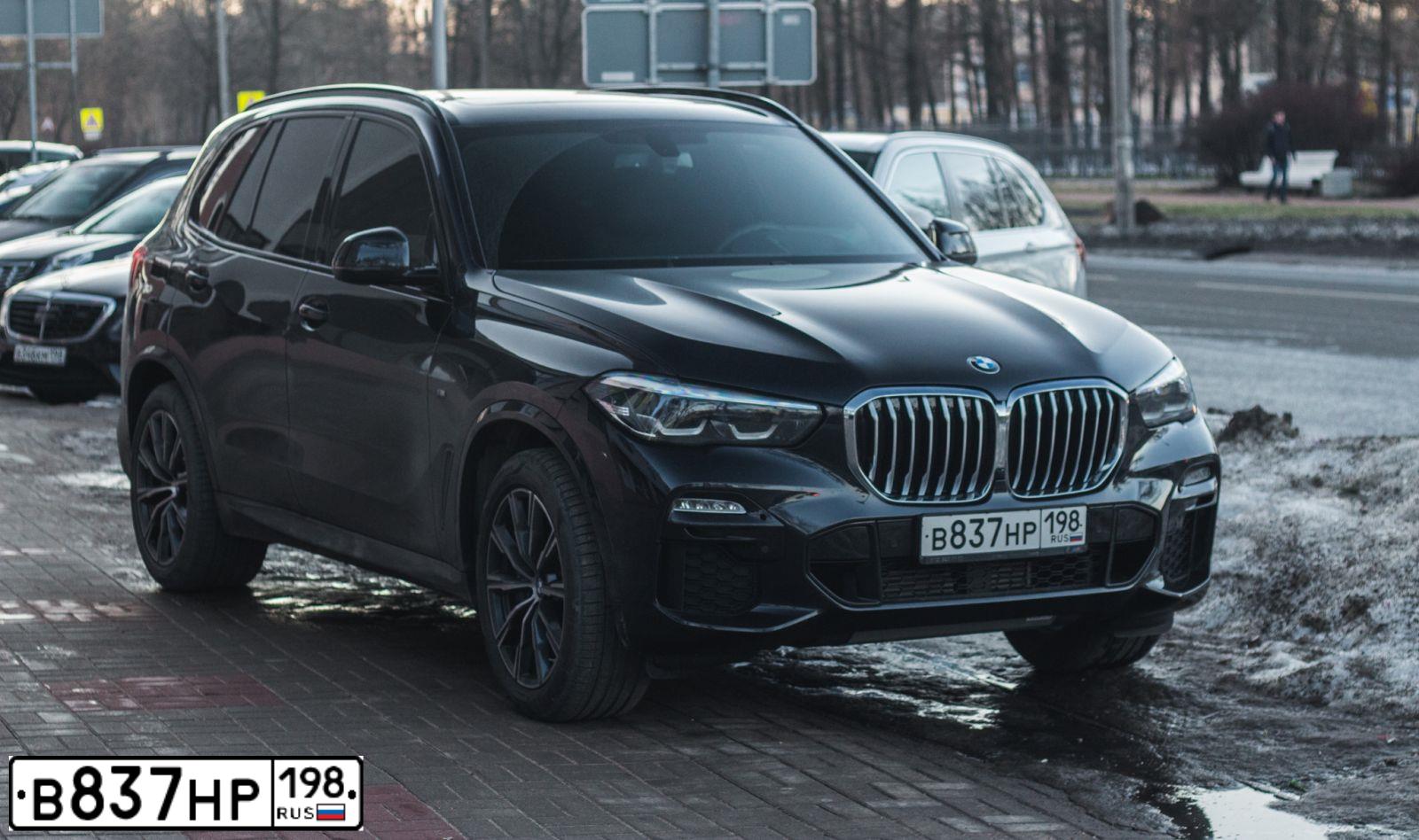 Фото автомобиля BMW X5, 2019 — госномер В837НР198. Цвет: ЧЕРНЫЙ