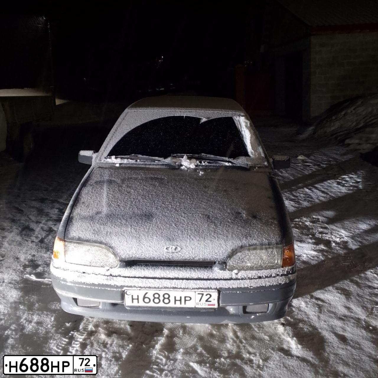Фото автомобиля LADA 2114 SAMARA, 2011 — госномер Н688НР72. Цвет: СЕРО-ЗЕЛЕНЫЙ