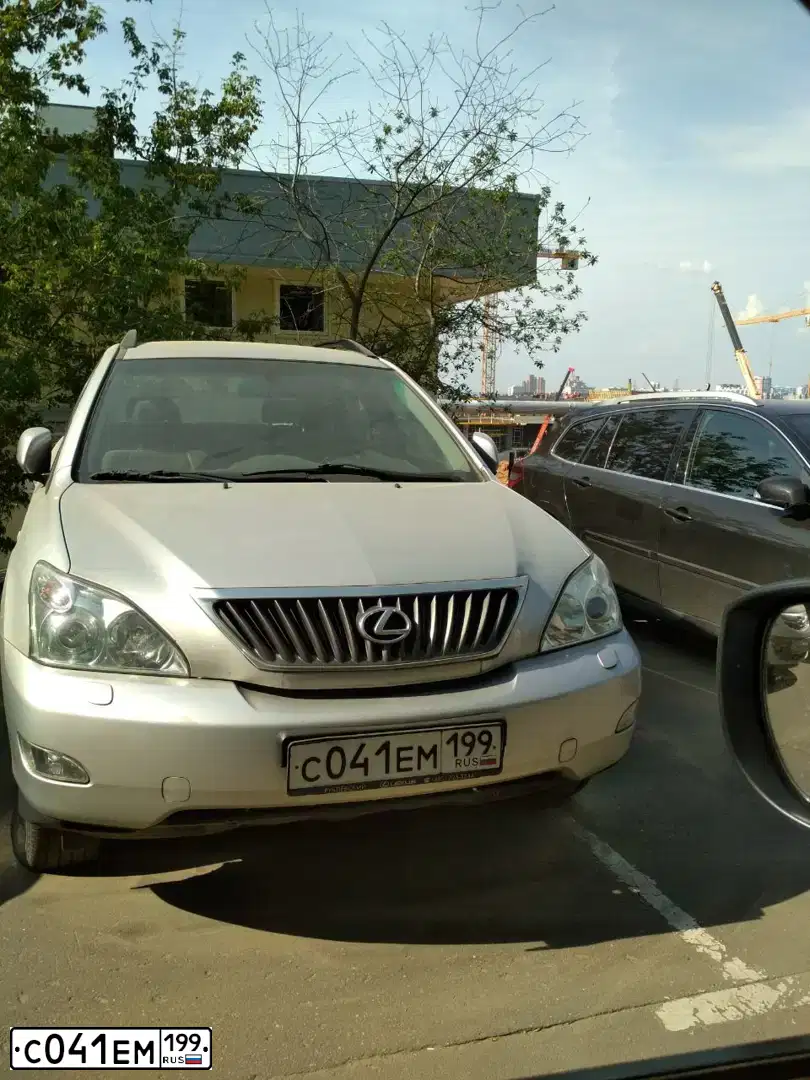 Фото автомобиля LEXUS RX, 2008 — госномер С041ЕМ199. Цвет: СЕРЫЙ