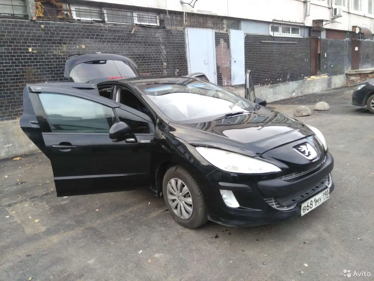 Фото автомобиля MAZDA 6, 2006 — госномер Р093РК33. Цвет: Серебристый