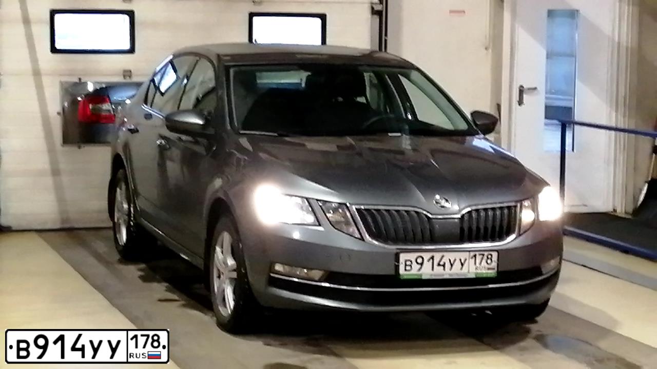Фото автомобиля SKODA OCTAVIA, 2017 — госномер В914УУ178. Цвет: ТЕМНО-СЕРЫЙ