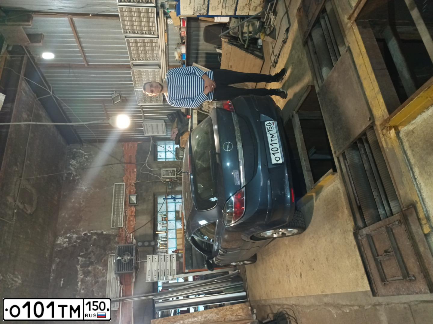 Фото автомобиля OPEL ASTRA, 2008 — госномер Е044ЕМ977. Цвет: СИНИЙ ТЕМНЫЙ