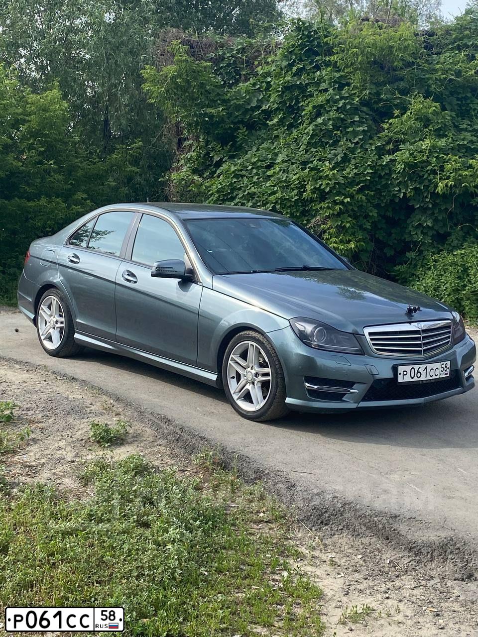Фото автомобиля MERCEDES C-KLASSE, 2011 — госномер Р061СС58. Цвет: СЕРЫЙ