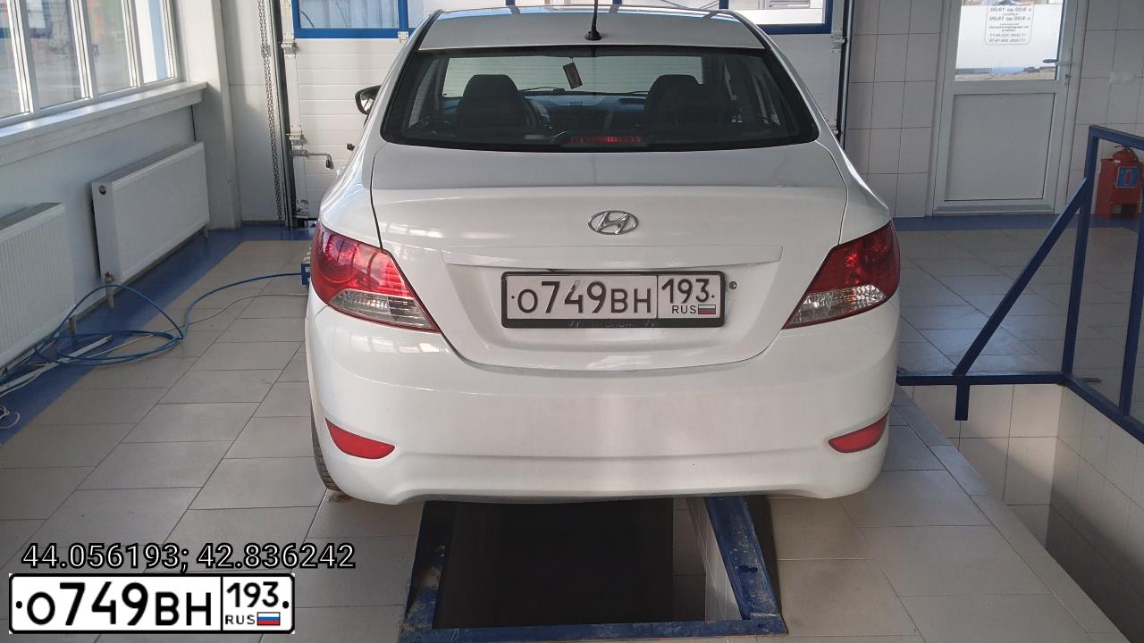 Фото автомобиля HYUNDAI SOLARIS, 2013 — госномер Е802ЕО323