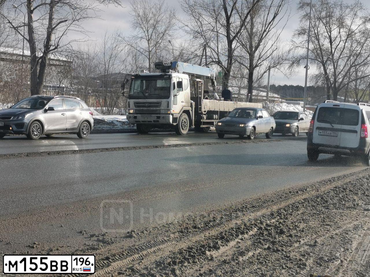 Фото автомобиля NISSAN QASHQAI, 2019 — госномер М155ВВ196. Цвет: Темно-синий