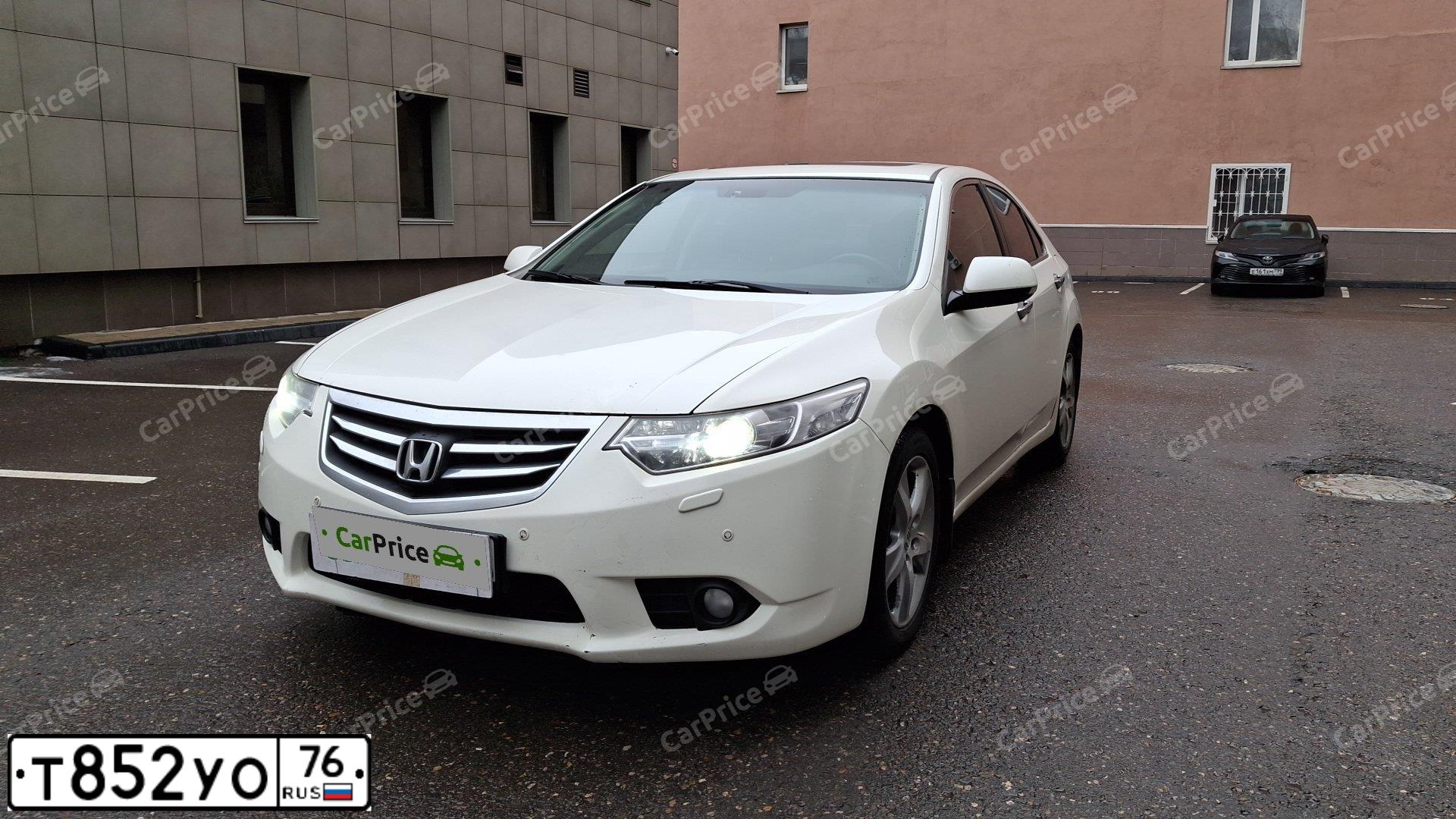 Фото автомобиля HONDA ACCORD, 2011 — госномер Р662АР763. Цвет: Белый