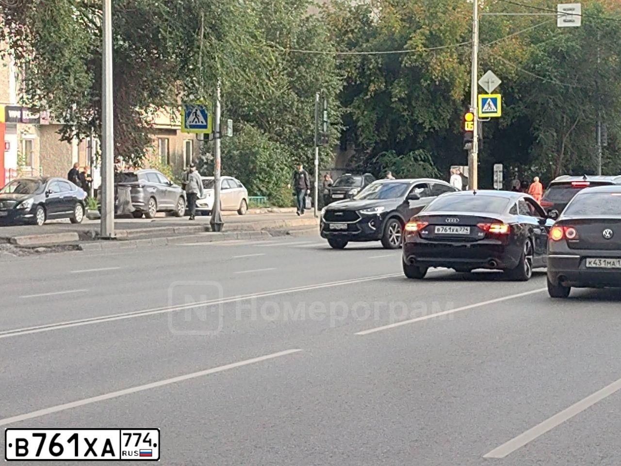Фото автомобиля AUDI A5, 2008 — госномер В761ХА774. Цвет: ЧЕРНЫЙ