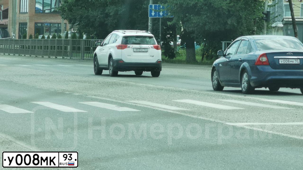 Фото автомобиля DAEWOO O ESPERO, 1996 — госномер У008МК93. Цвет: Красный