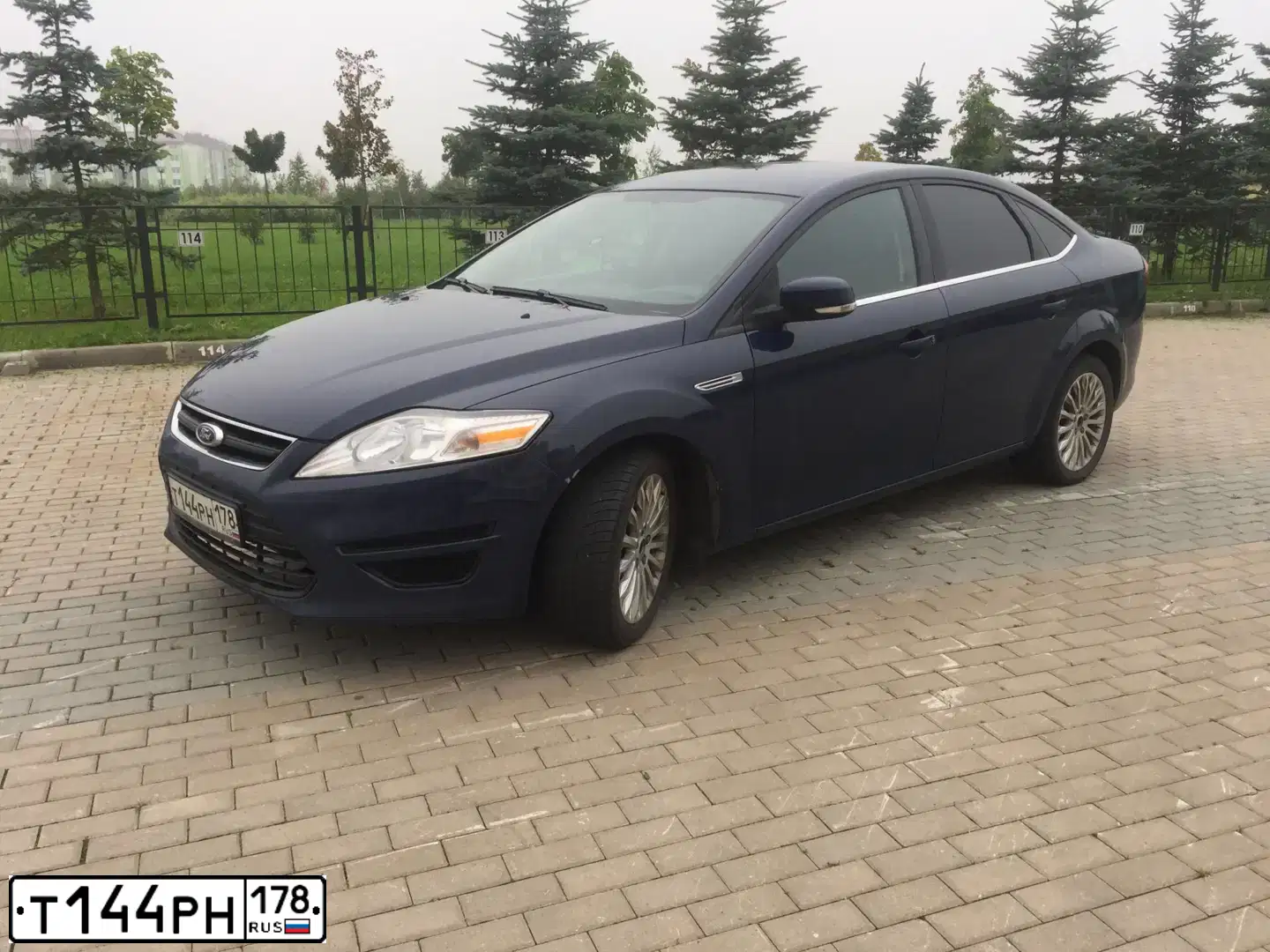 Фото автомобиля FORD MONDEO, 2011 — госномер О014ОУ31. Цвет: ТЕМНО СИНИЙ